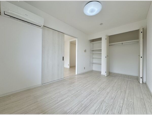 フラワーヒルズの寝室