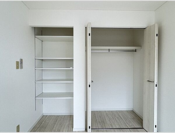 フラワーヒルズの収納