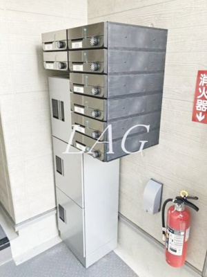 【その他共用部分】 | ＮＪクロス | 集合ポストと宅配ボックスです。
