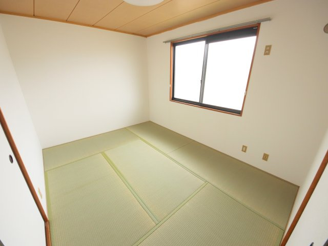 生駒市壱分町のテラスの和室