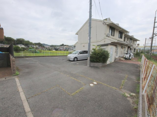 生駒市壱分町のテラスの駐車場