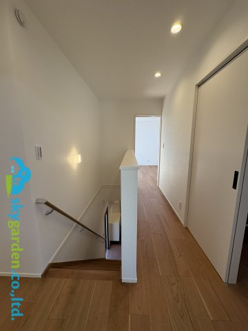 鎌倉市浄明寺４丁目　新築戸建　全1棟1号棟の内装|2階の踊り場の様子