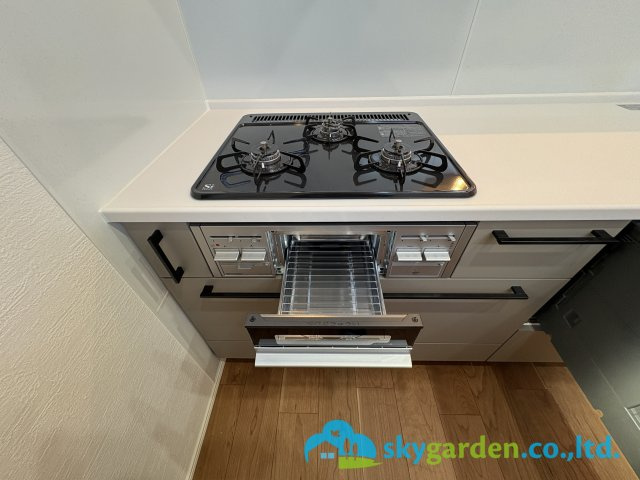 鎌倉市浄明寺４丁目　新築戸建　全1棟1号棟のキッチン|ガスコンロ・グリル