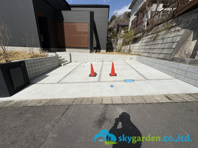 鎌倉市浄明寺４丁目　新築戸建　全1棟1号棟の駐車場|並列2台駐車可能