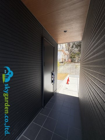 鎌倉市浄明寺４丁目　新築戸建　全1棟1号棟の外観|玄関ポーチの様子