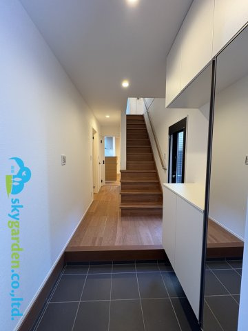 鎌倉市浄明寺４丁目　新築戸建　全1棟1号棟の玄関|ゆとりある玄関ホール