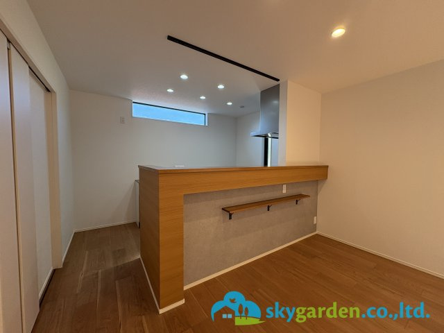 鎌倉市浄明寺４丁目　新築戸建　全1棟1号棟の内装|視界良好、会話が弾む対面キッチン