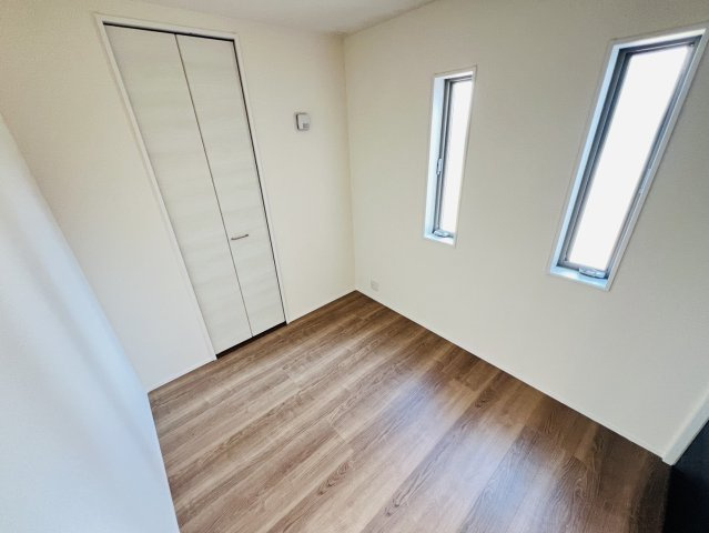 半田市岩滑高山町2丁目113-3『仲介手数料無料』新築戸建ての洋室