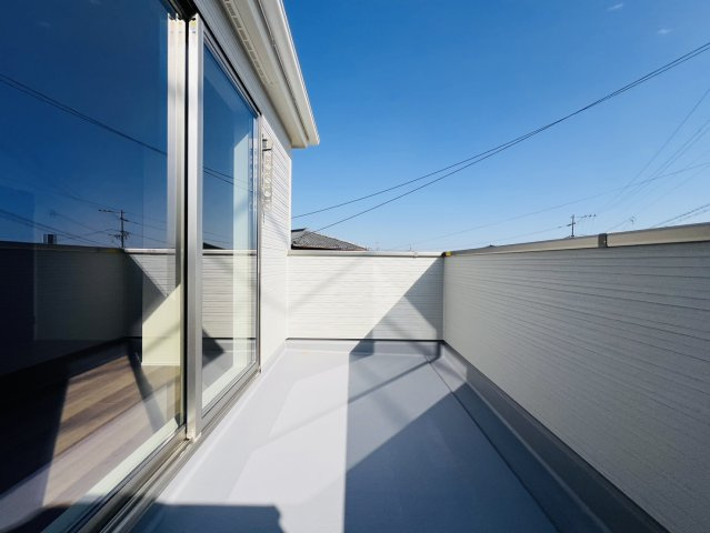 半田市岩滑高山町2丁目113-3『仲介手数料無料』新築戸建てのバルコニー