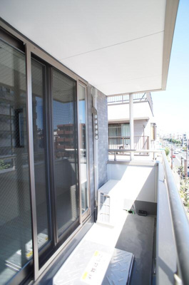 【バルコニー】 | リブリ・カーサ三ツ沢 | 南向きで日当たり良好♪