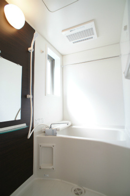 【浴室】 | リブリ・カーサ三ツ沢 | 清潔感のあるバス♪