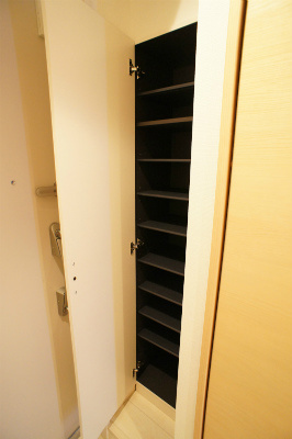 【玄関】 | リブリ・カーサ三ツ沢 | シューズボックスで玄関すっきり♪