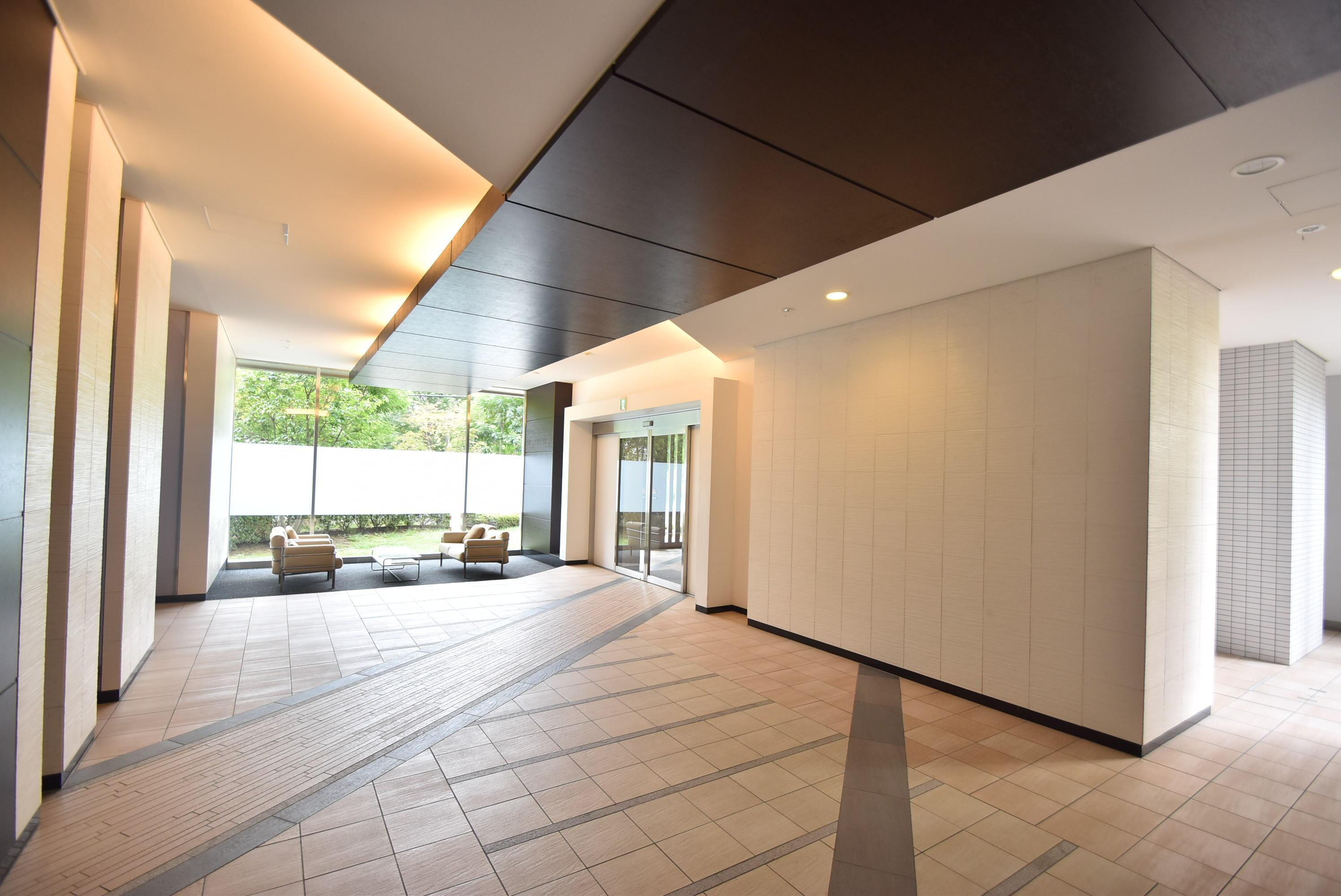 大阪市城東区鴫野西２丁目の賃貸マンションのエントランス