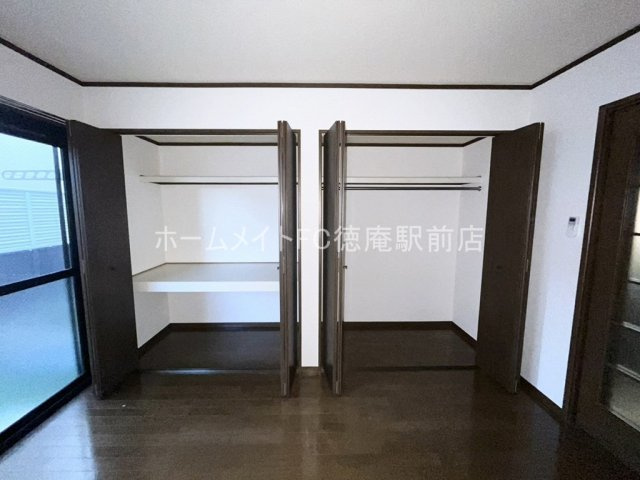 東大阪市西堤楠町３丁目のハイツの収納