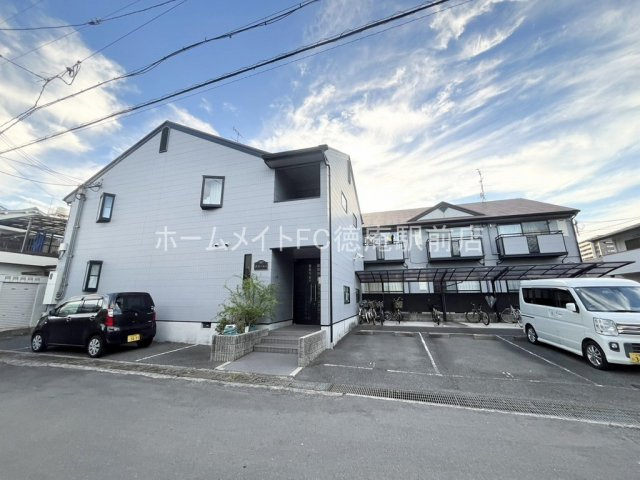 東大阪市西堤楠町３丁目のハイツ