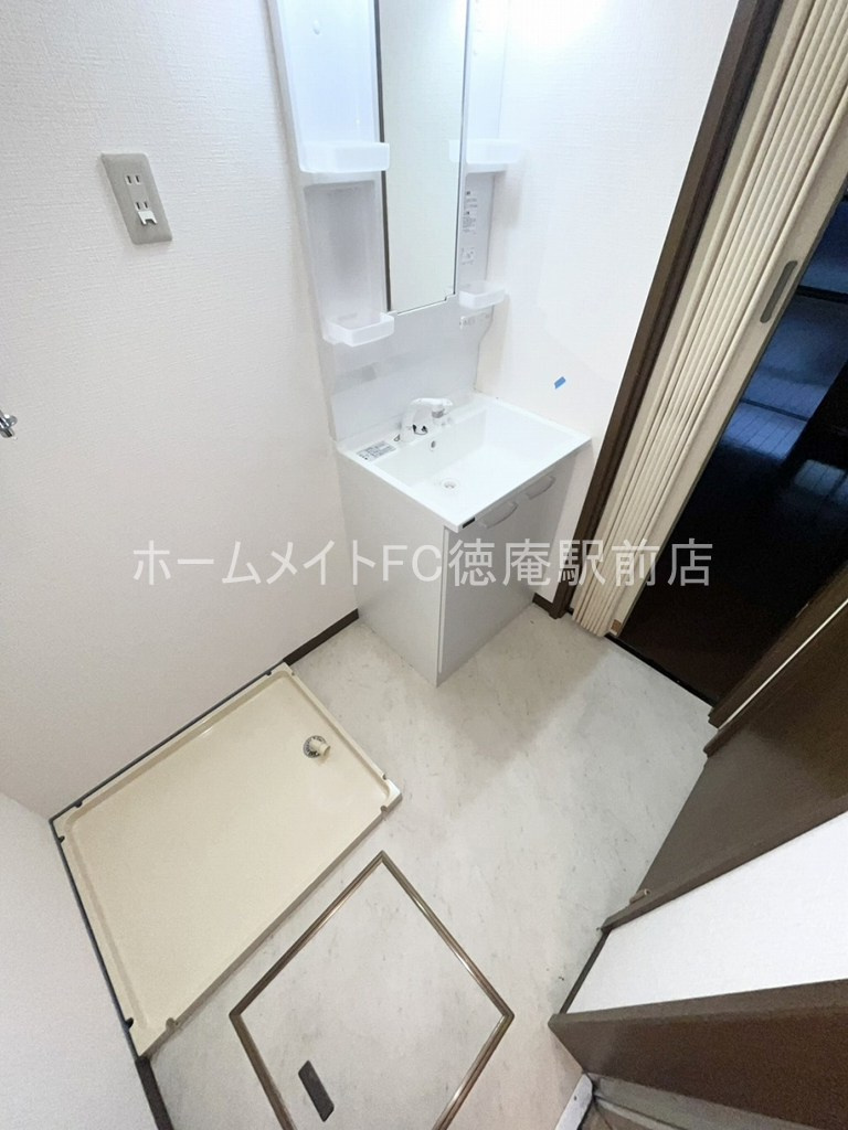 東大阪市西堤楠町３丁目のハイツの洗面所