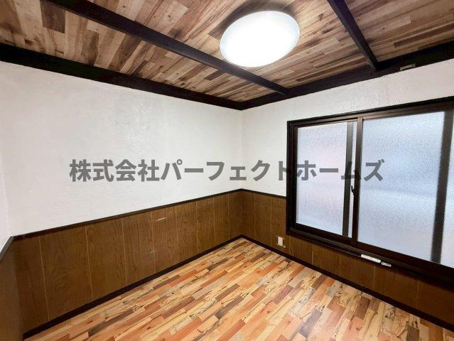 大東市北条2丁目テラスハウスの洋室|コンパクトで使いやすい洋室です