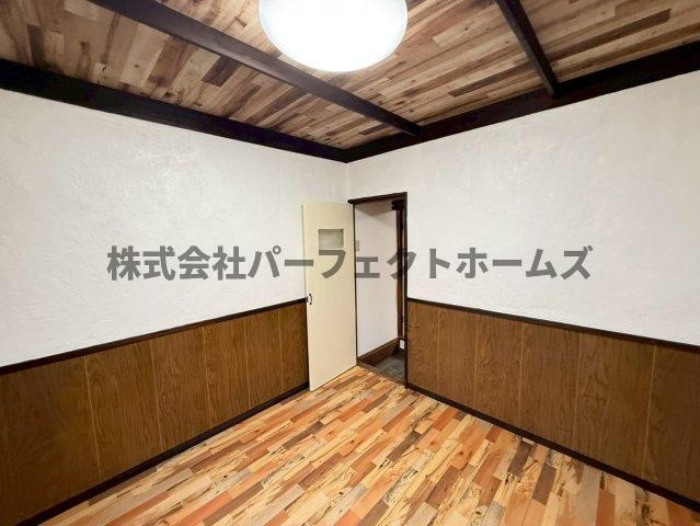 大東市北条2丁目テラスハウスの洋室|落ち着いた色調の洋室です