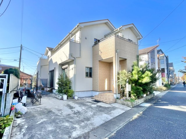 【中古戸建】高崎市大八木町の外観|■外観｜土日のご見学はもちろん、平日・夜間のご案内も大歓迎です♪「今から見たい」や「仕事終わりに見たい」にもご対応できますのでお気軽にお問い合わせください♪