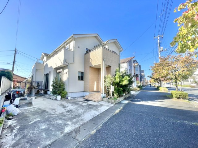 【中古戸建】高崎市大八木町の外観|■外観｜閑静な住宅街で始める新しい暮らし♪開放的な毎日をあなたへ(^^♪