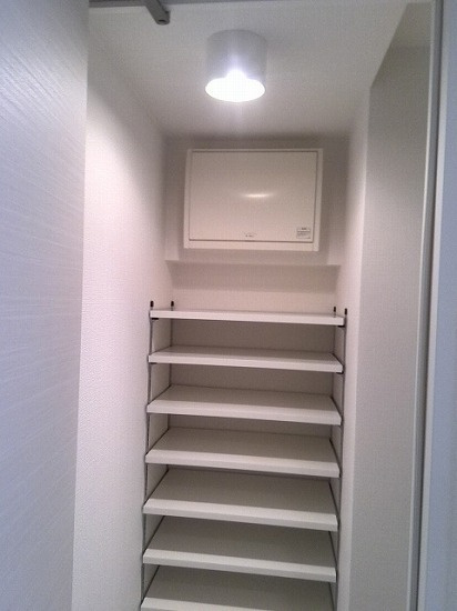 クレイシア亀戸の玄関|シューズクローゼット