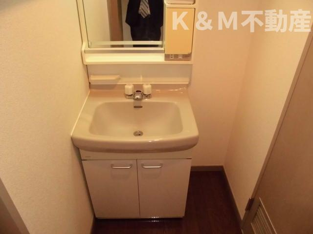 サンベント明原の洗面所|広い洗面スペース