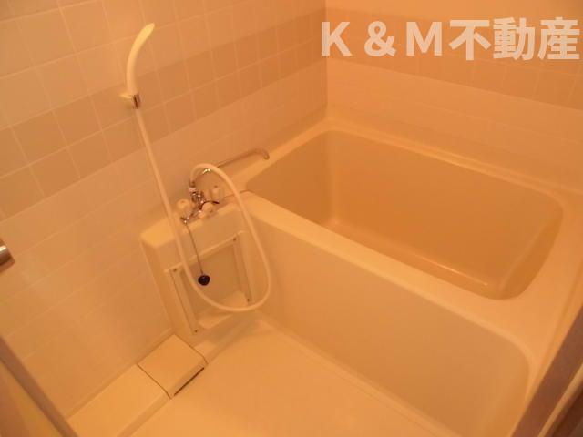 サンベント明原の浴室|落ち着いた空間のお風呂です