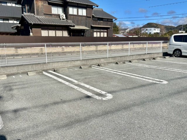 グレイスフルフィールドⅠの駐車場