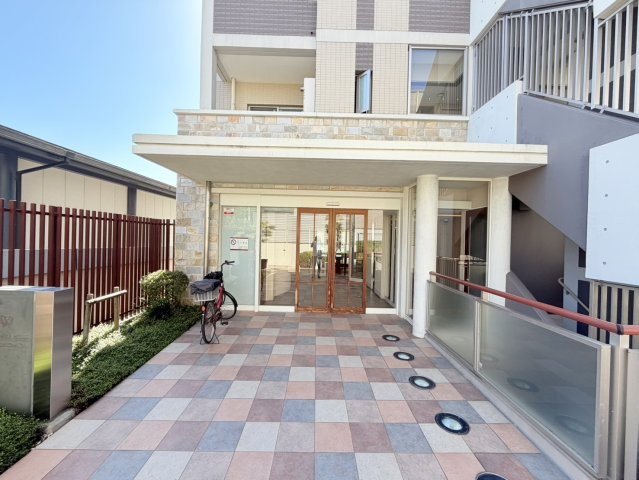 ワコーレヒルズ須磨潮見台のエントランス