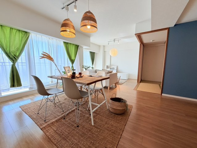 ワコーレヒルズ須磨潮見台の居間・リビング