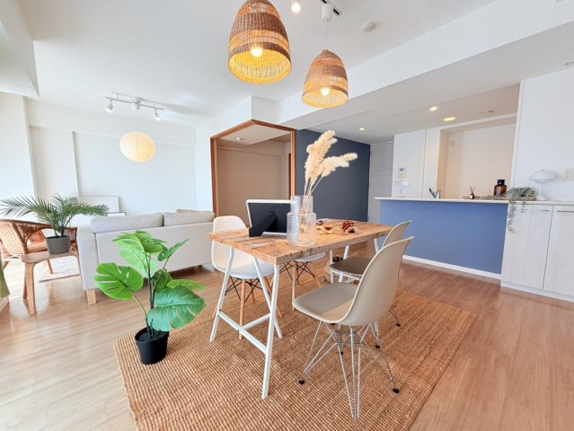 ワコーレヒルズ須磨潮見台の居間・リビング