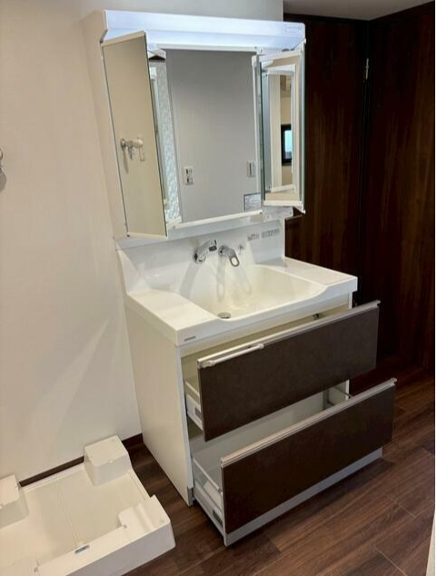 アヴェニーﾙ戸田の独立洗面台|朝の身支度には欠かせない独立洗面化粧台