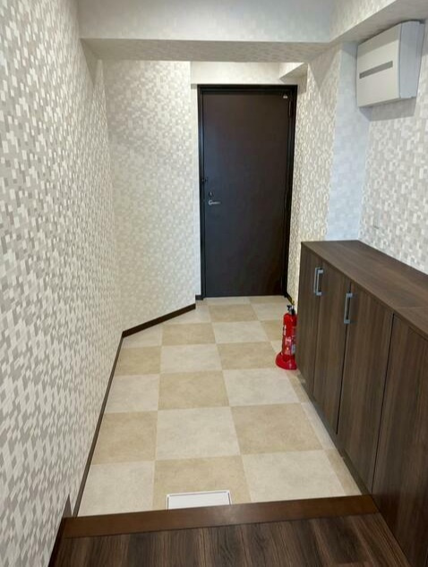 アヴェニーﾙ戸田の玄関|収納もある玄関です