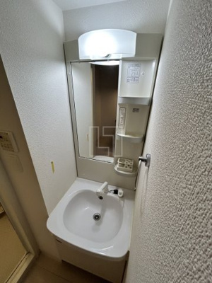 【洗面所】 | ララプレイスOSAKA WEST PRIME | 広々とした室内は魅力的！　独立洗面台