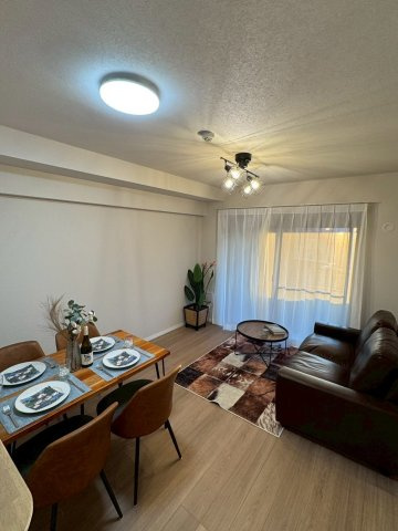 日神パレステージ海浜幕張の居間・リビング|※設置されている家具はディスプレイ用の為、お引渡しはいたしかねます。