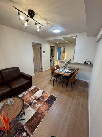 日神パレステージ海浜幕張の居間・リビング|※設置されている家具はディスプレイ用の為、お引渡しはいたしかねます。