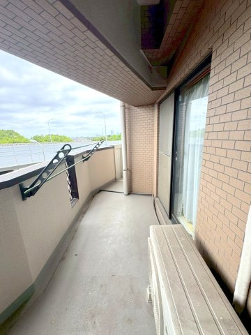 千葉市美浜区浜田１丁目の中古マンションのバルコニー|バルコニー（施工前）