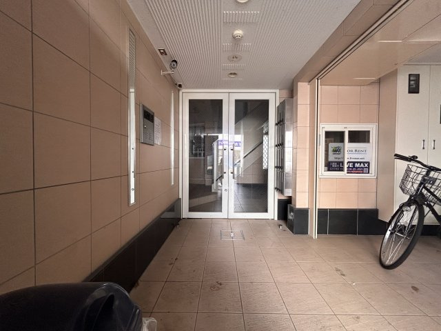 【エントランス】シュープリーム