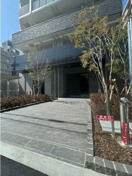 クレストタップ京橋のエントランス