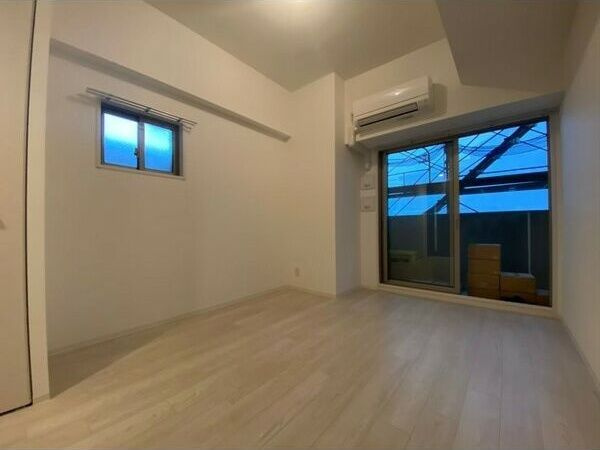 クレストタップ京橋の洋室