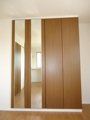 【収納】 | リリーガーデン | 鏡付きクローゼット