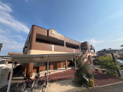 【外観】 | リリーガーデン | 外観写真（昼）