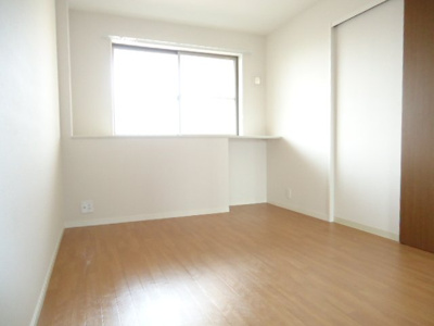 【収納】 | リリーガーデン | クローゼット付き洋室