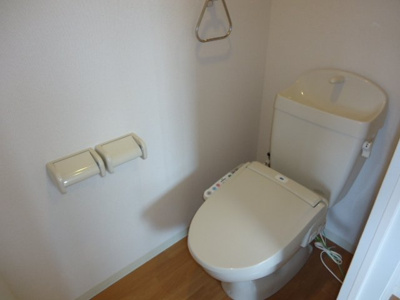 【トイレ】 | リリーガーデン | 温水便座付きＷＣ