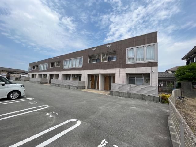 【駐車場】 | シャン・ドゥ・ポワロ | 外観写真（昼）