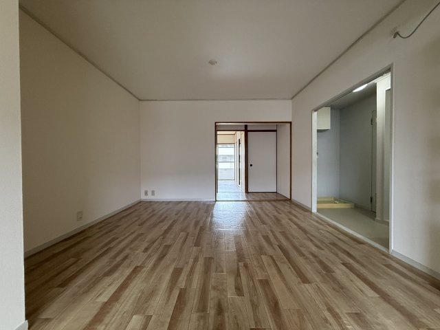 リバーサイド石澄の居間・リビング