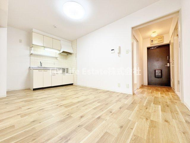 ＬＡＺＦＩＴＨ　ＴＡＮＡＳＨＩ（ラズフィス田無）の居間・リビング