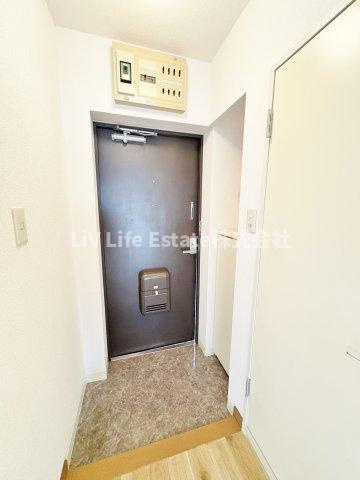 ＬＡＺＦＩＴＨ　ＴＡＮＡＳＨＩ（ラズフィス田無）の玄関