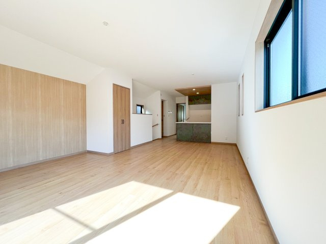 横浜市港北区下田町　全4棟　2号棟の居間・リビング|使いやすい居間です