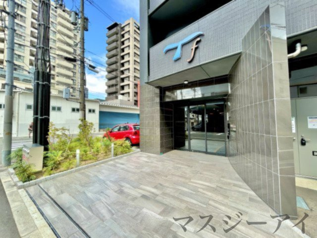 セレニテフラン難波のエントランス